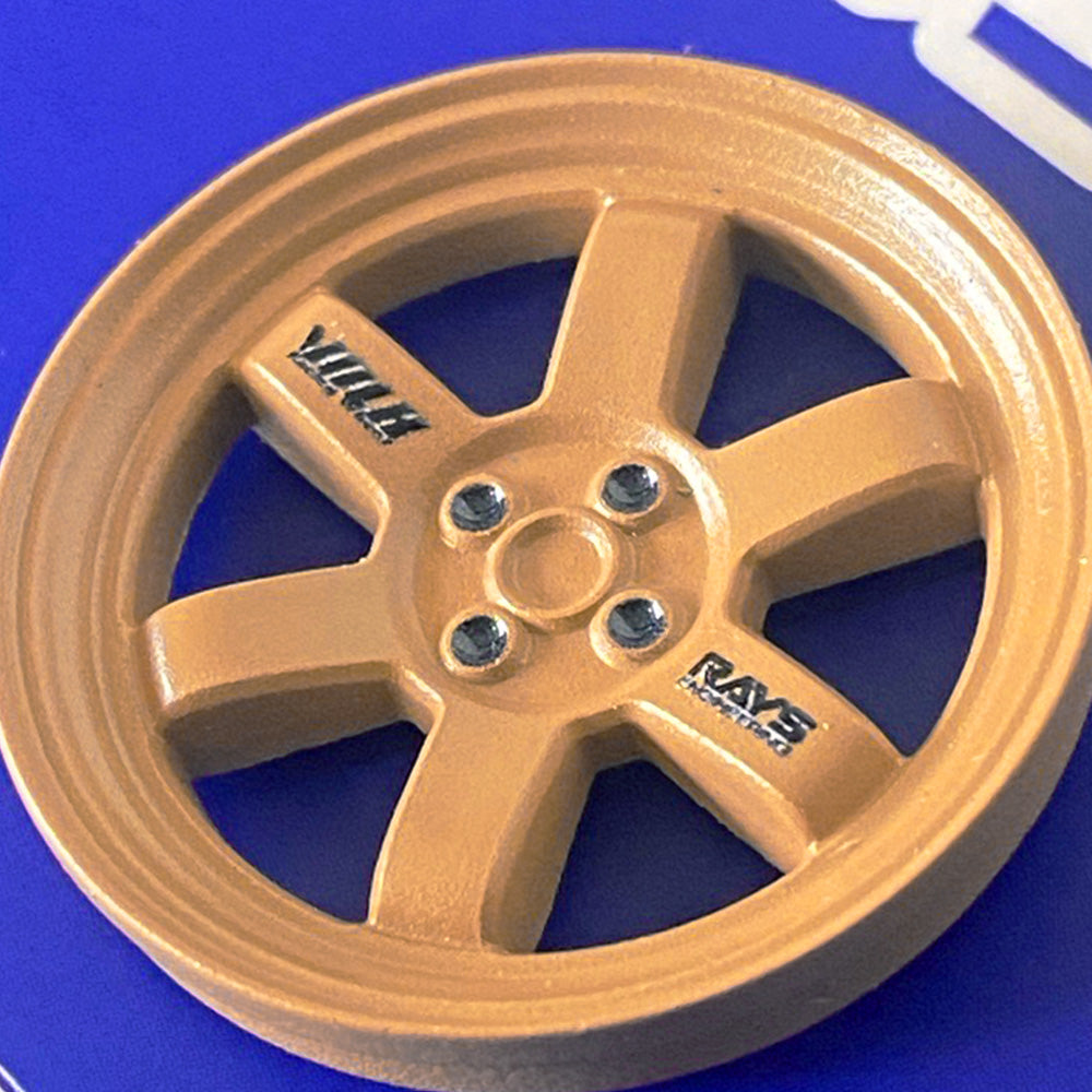 LEEN CUSTOMS VOLK RACING TE37 30TH PIN BADGE – RAYS OFFICIAL STORE